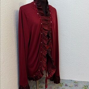 Vintage Y2K Monroe & Main deep red long sleeve with ruffle detail. Size XL.